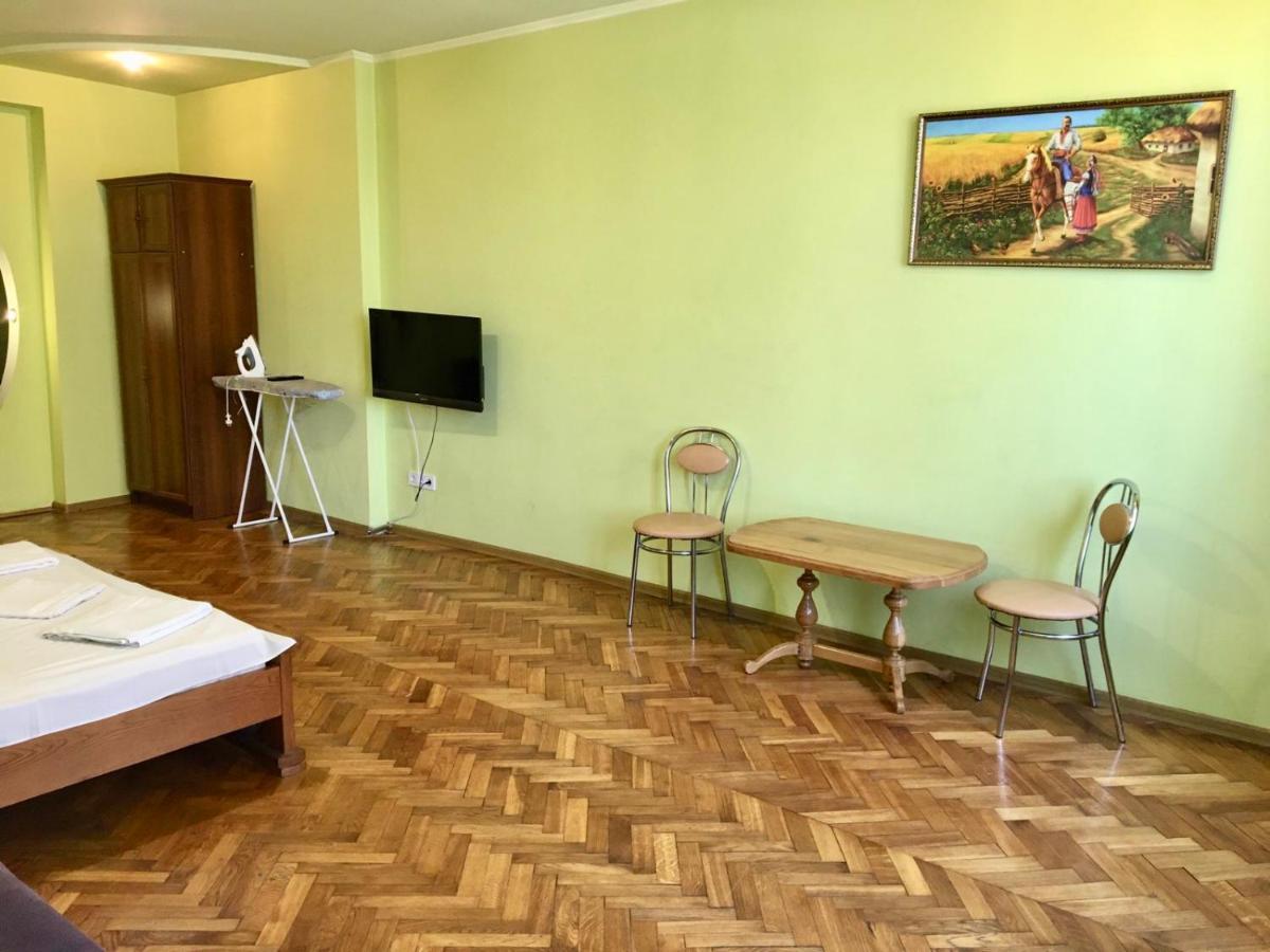 Svobody, Apartments Near The Opera Lviv Exteriör bild