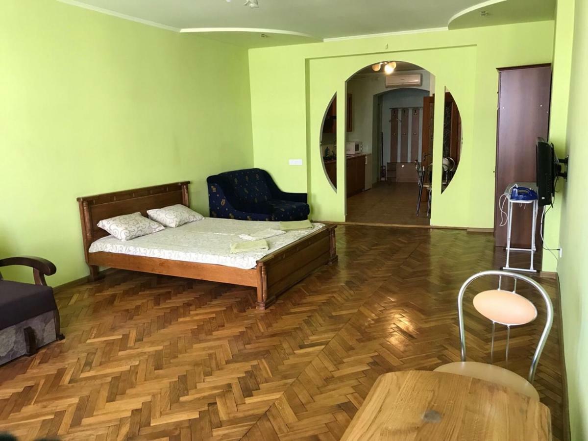 Svobody, Apartments Near The Opera Lviv Exteriör bild